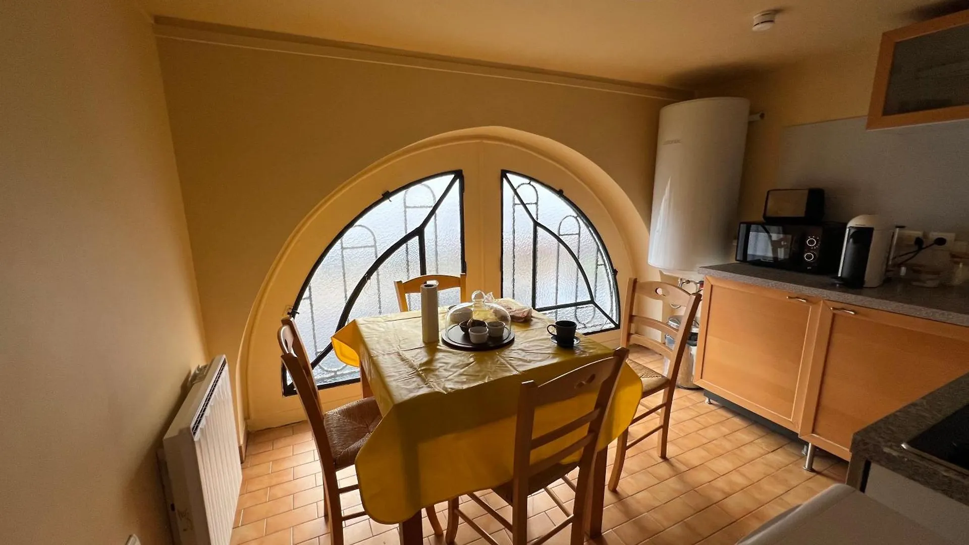 Pere Lachaise Apartment